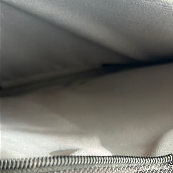 Kensington Contour Pro 17" Laptop Carrying Case - Picture 8 of 12